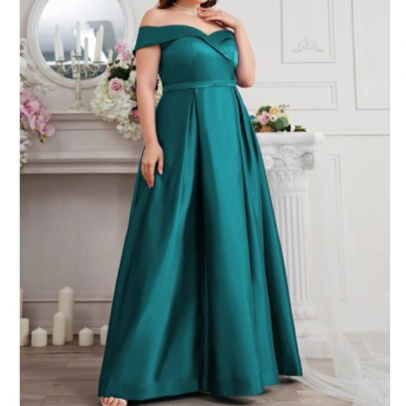 Plus size green off shoulder party formal evening maxi dress - Picture 4 of 7